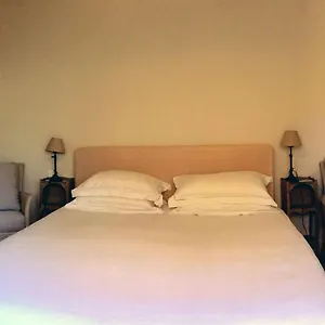https://ancienne-maison-des-gardes.fr-provencehotel.com